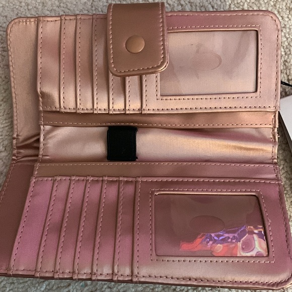 IHKWIP Women’s RFID Heart Quilted Wallet NWT!! - Picture 3 of 13